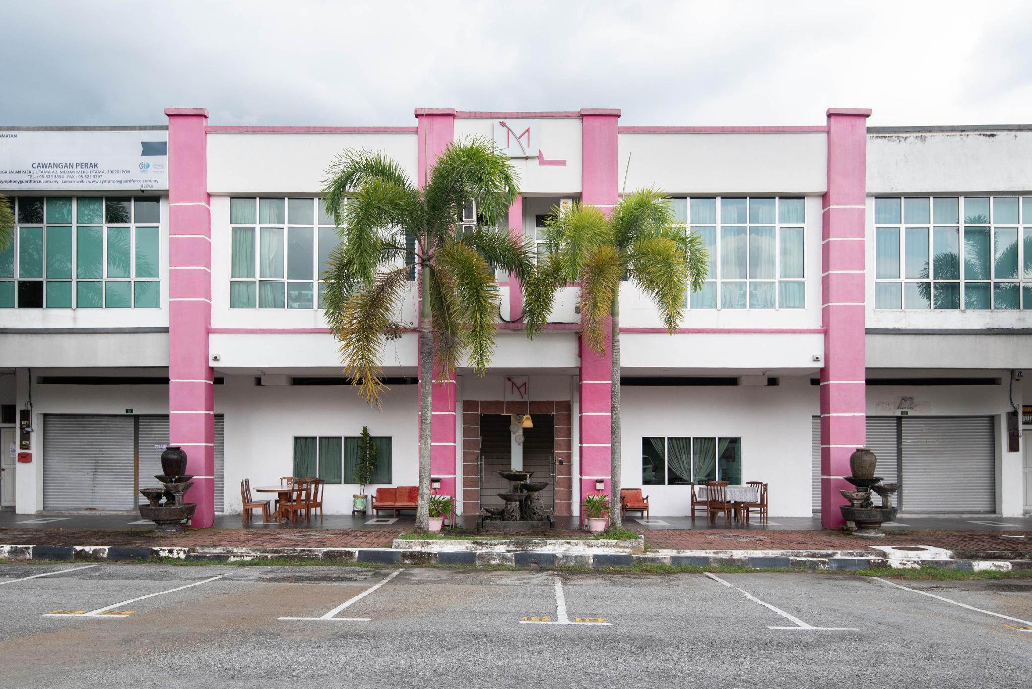 M MOTEL MERU - Image 5